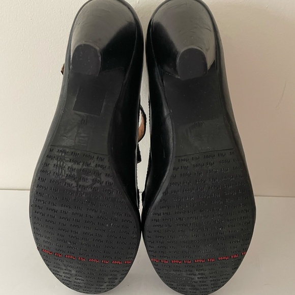 Miz Mooz Womens 10 Black Crisscross Pattern With Gold Buckle MaryJanes - Picture 8 of 15